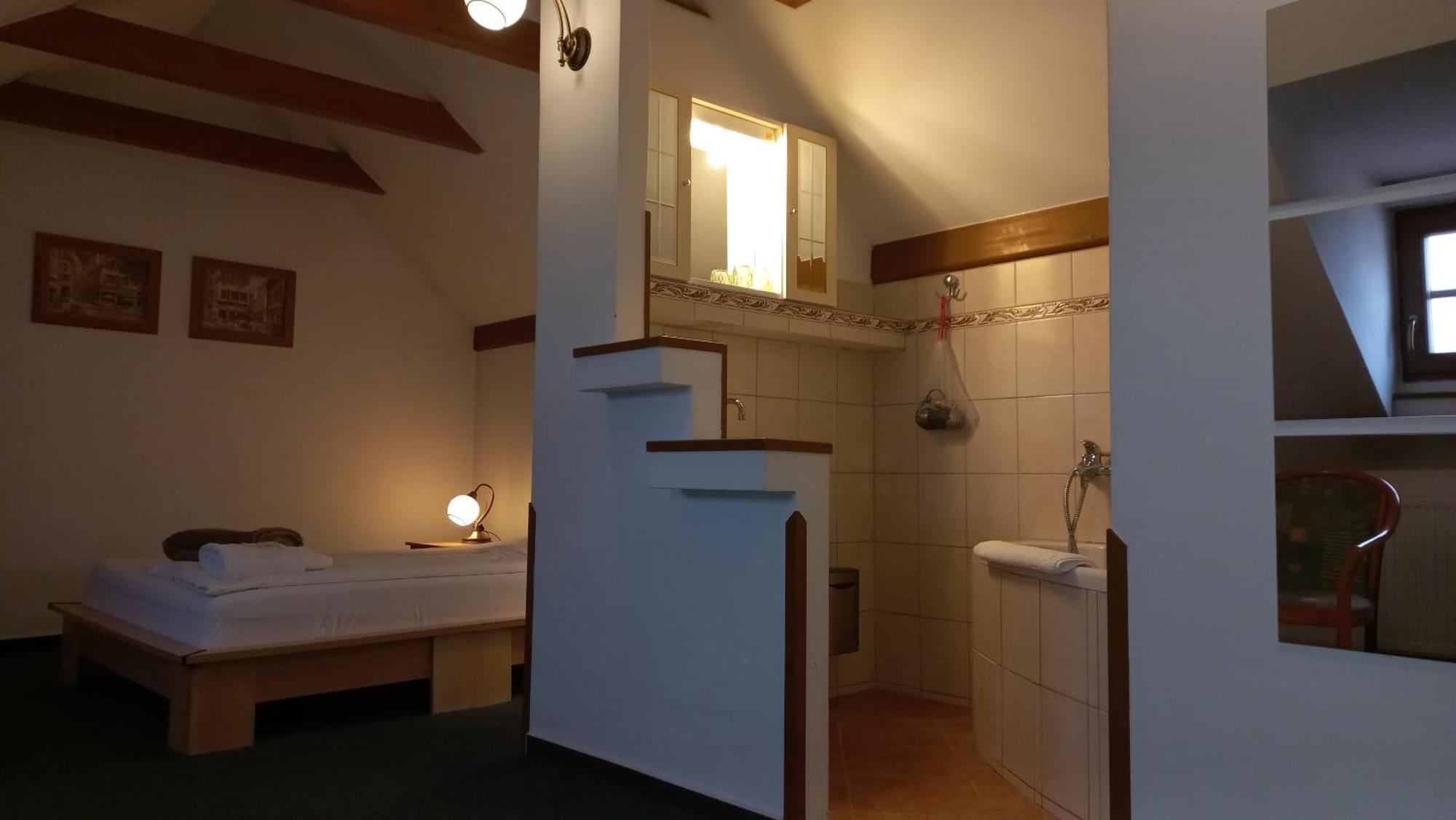 Hotel Bila Pani Jindrichuv Hradec Δωμάτιο φωτογραφία